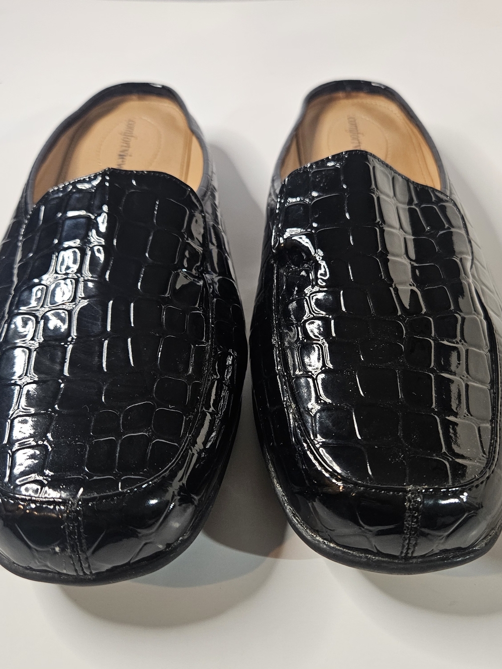 comfortview Black Croc-Embossed Slip-On Loafers